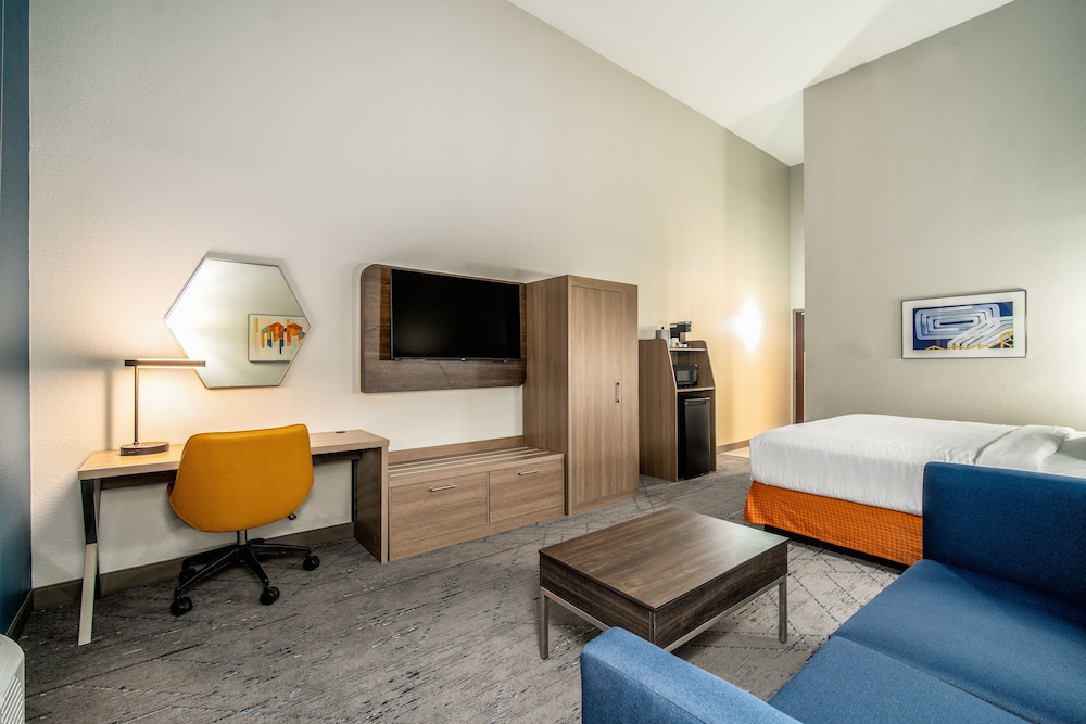 Holiday Inn Express & Suites Phoenix Mesa West by IHG - photo 5
