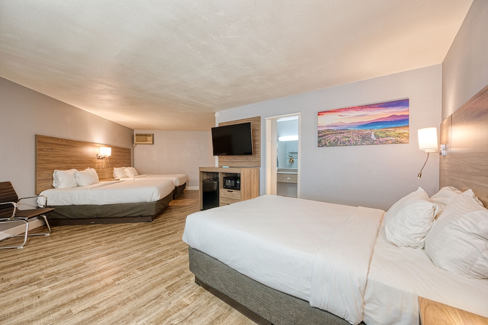 Vagabond Inn San Luis Obispo - photo 10