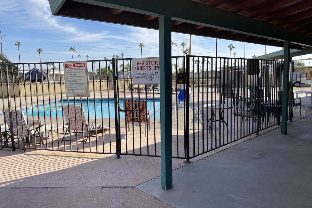 OYO Hotel Yuma AZ Desert Grove - photo 7