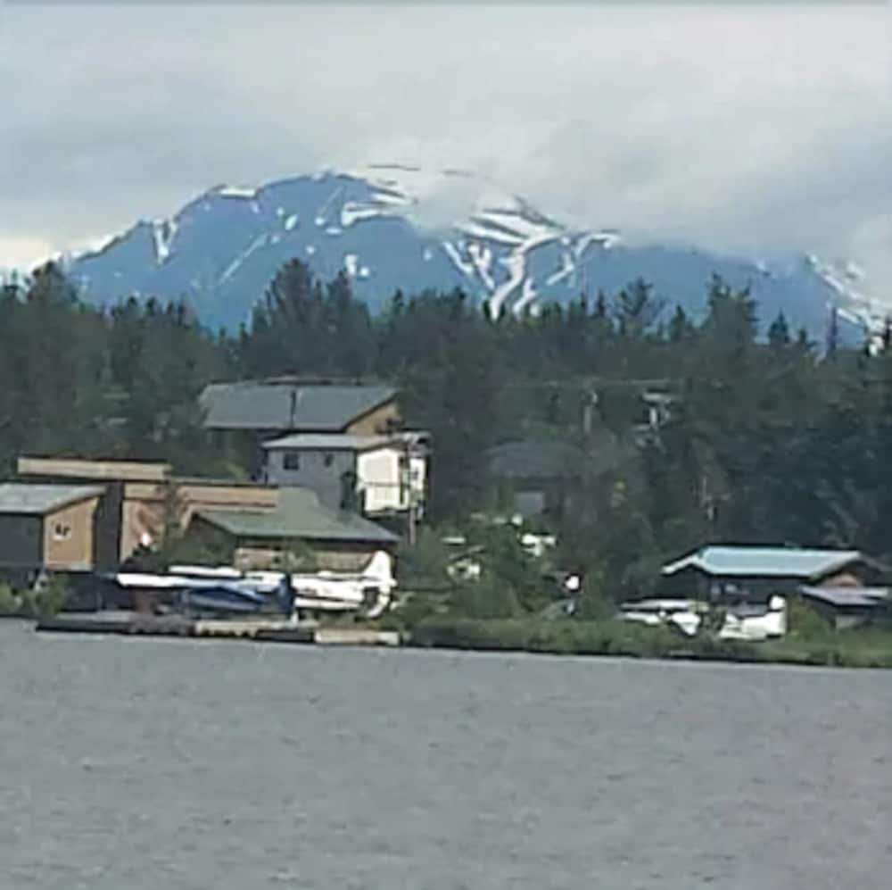 Beluga Lake Lodge - photo 15
