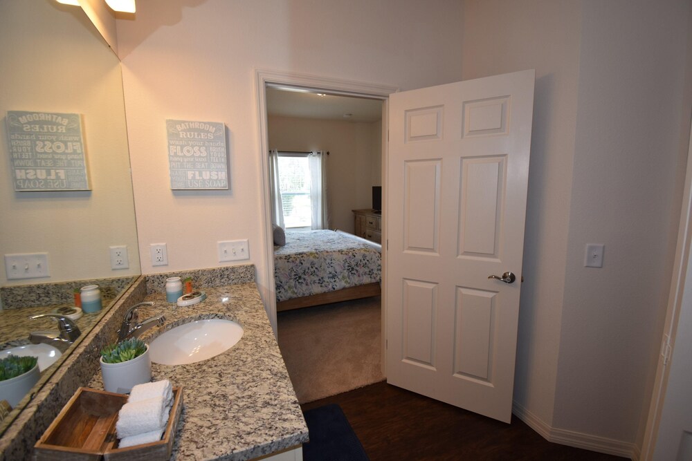 Nov Special W Lucaya 4bed 2 Bath ID: 256175 - photo 4