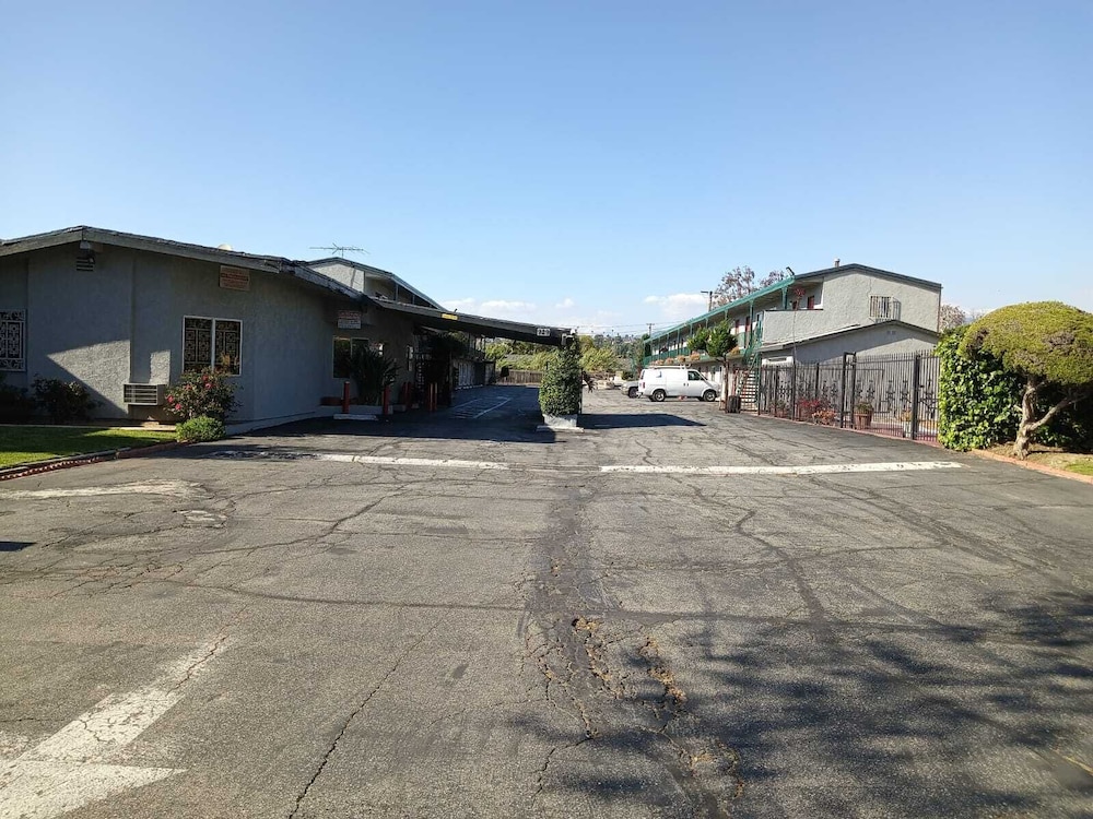 Pomona Inn - photo 14