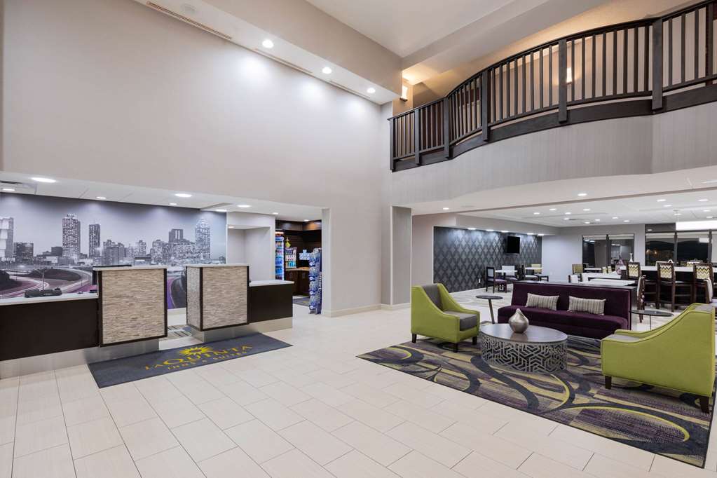 La Quinta Inn & Suites by Wyndham Kennesaw - photo 6