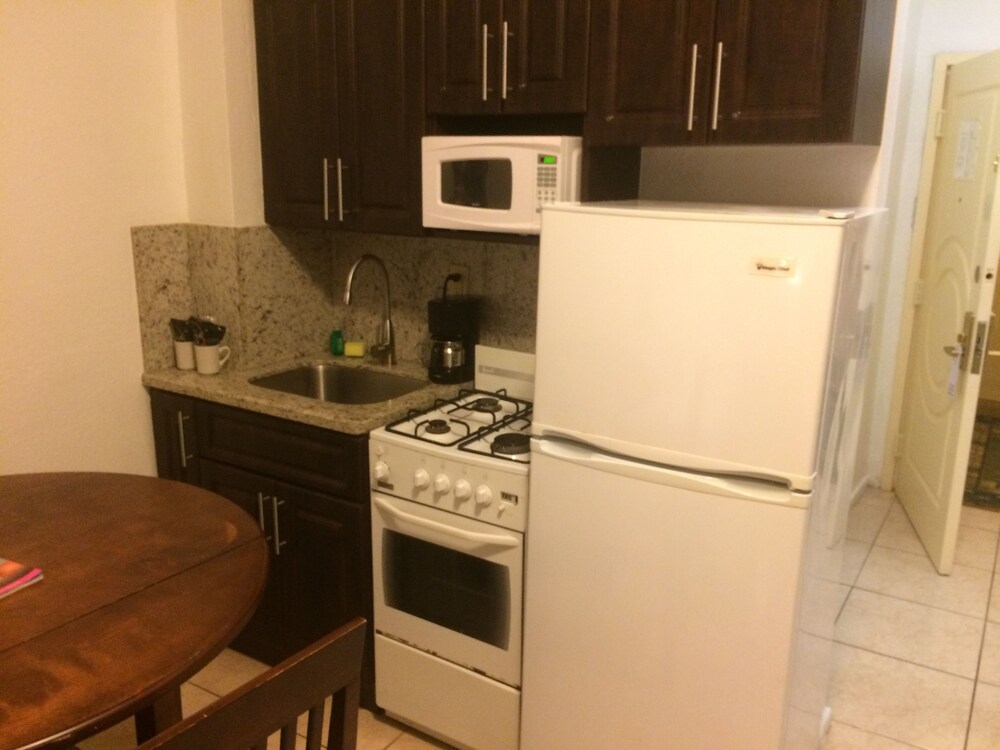 Hollywood Beach Resort Beautiful Large Studio - photo 4