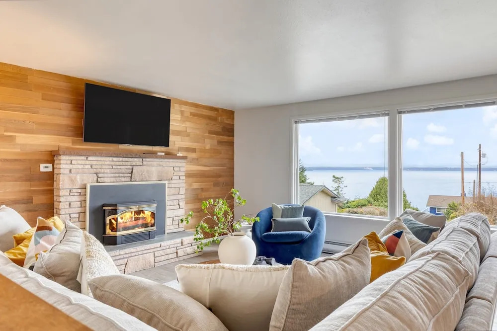 Whidbey Bliss by Avantstay 2min to Beach View in Coupeville, United States