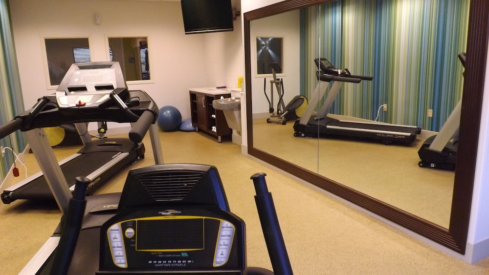 Holiday Inn Express Hotel & Suites Dyersburg by IHG - photo 39