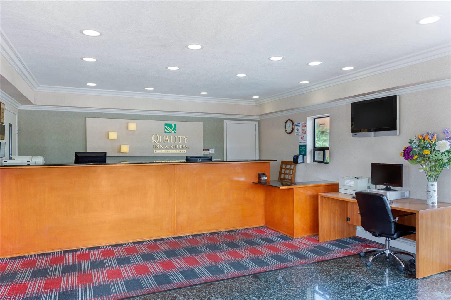 Quality Inn & Suites Oceanside near Camp Pendleton - photo 5