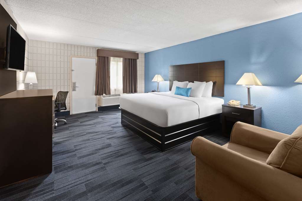 Baymont Inn and Suites by Wyndham Farmington MO - photo 14