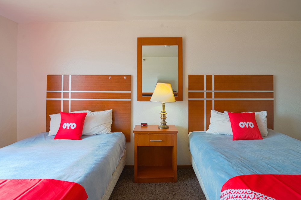OYO Hotel Redwood Falls near Jackpot Casino - photo 12