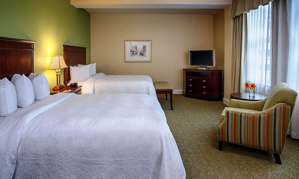 Hampton Inn & Suites Birmingham Downtown Tutwiler - photo 12