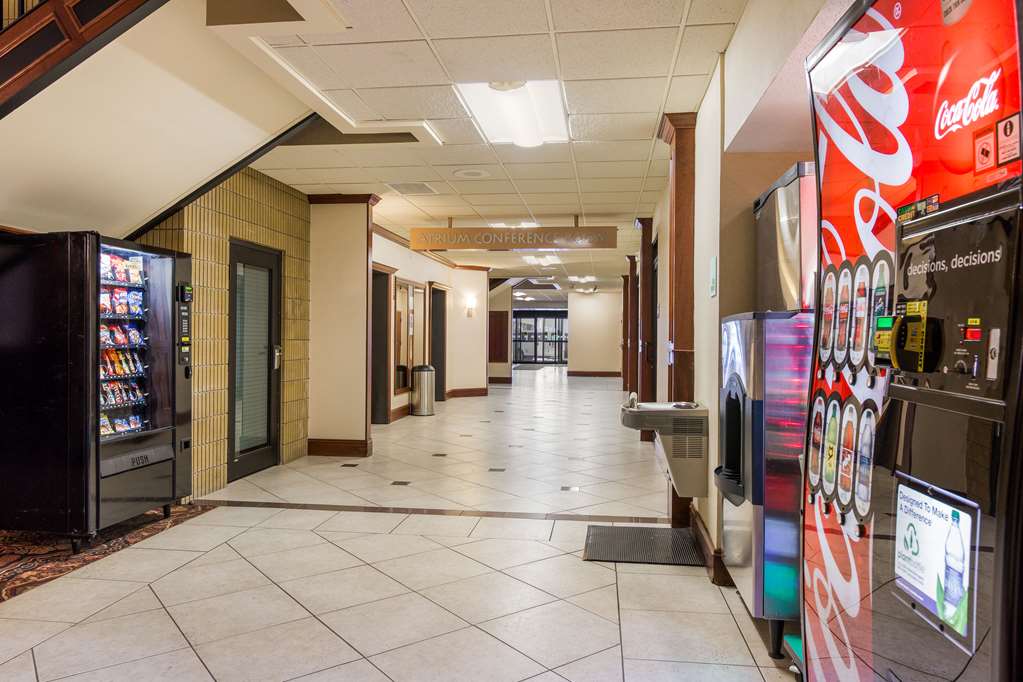 Clarion Hotel Convention Center - photo 70