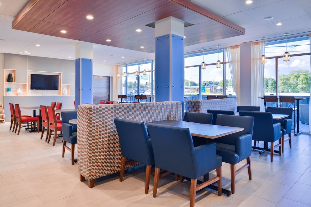 Holiday Inn Express & Suites Mall of America MSP Airport by IHG - photo 43