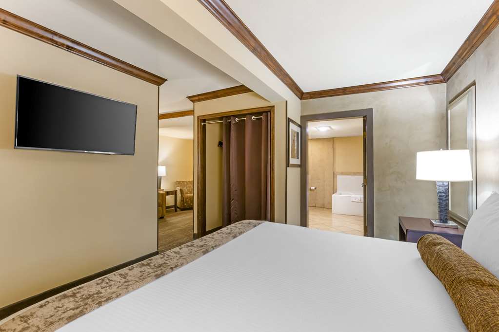Best Western Plus Raton Hotel - photo 19