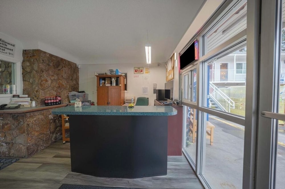 Budget Inn Bend by OYO - photo 30