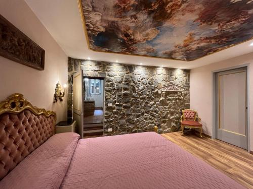 Cortona Suite The palace with the frescoes — 5-Star Luxury Hotel in Cortona, Italy