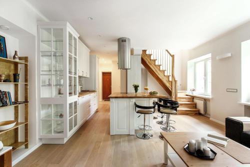 #stayhere 3BDR Modern & Stylish Apartment Heart of Old Town by Houseys — 4-Star Luxury Hotel in Vilnius, Lithuania