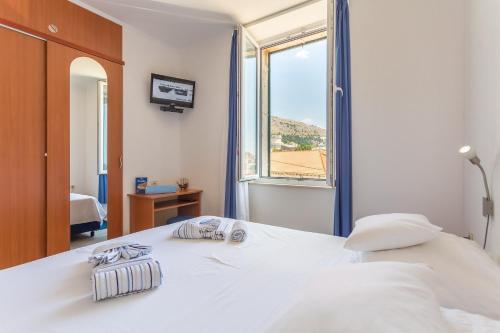 Double Room Lukre with city view