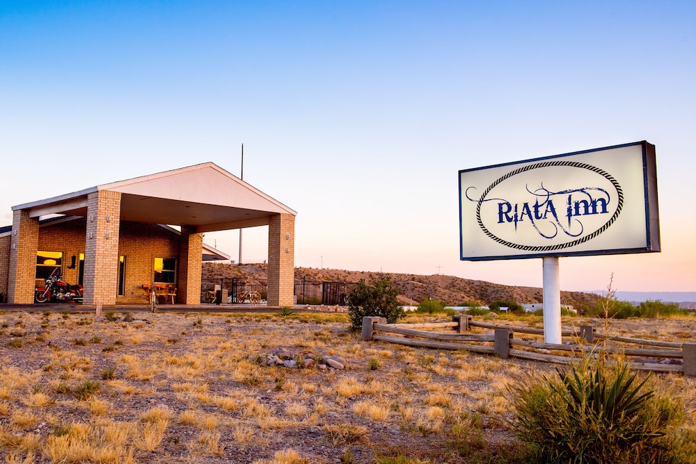 Riata Inn - photo 13