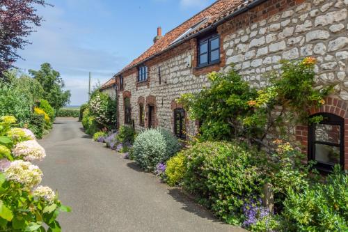Old Smithy - carbon neutral hotel in Unknown City