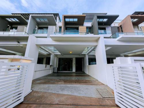 142 spacious 3storey 6BR 6bath for big family wedding birthday easy parking in Unknown City, Malaysia