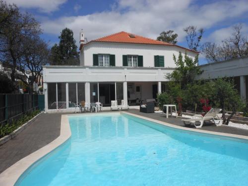 Ideal House for Lisbon & Cascais — 4-Star Luxury Hotel in Oeiras, Portugal