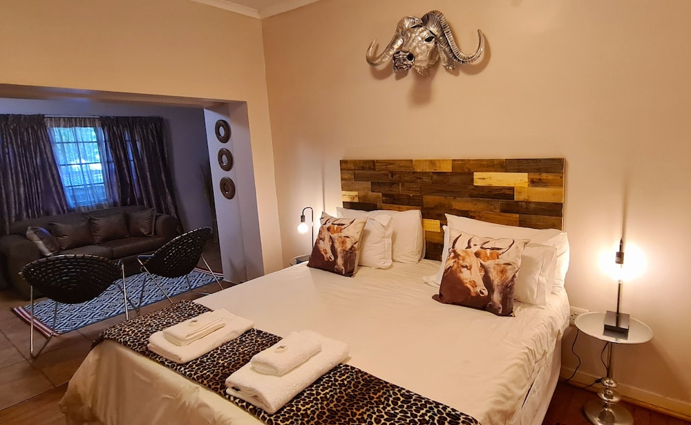 7th Street Guesthouse — 4-Star Luxury Hotel in Johannesburg, South Africa