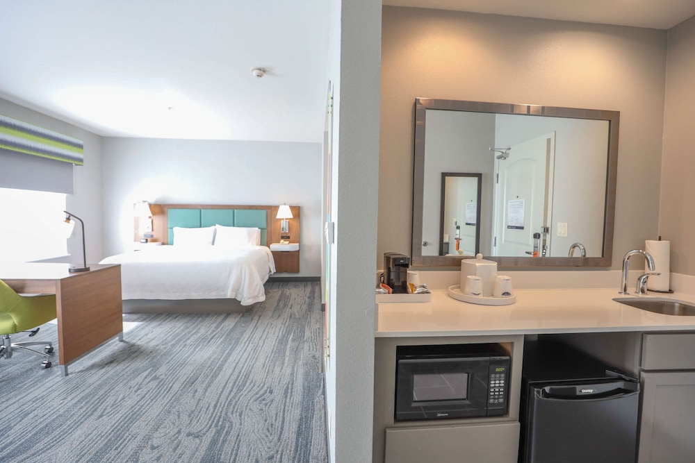 Hampton Inn & Suites Bay City TX - photo 12