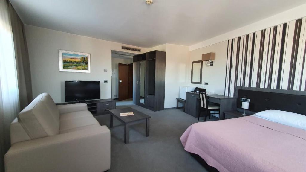 Art Hotel — Slavonski Brod — photo 4