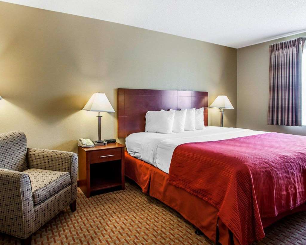 Quality Inn & Suites Davenport near I 80 - photo 13