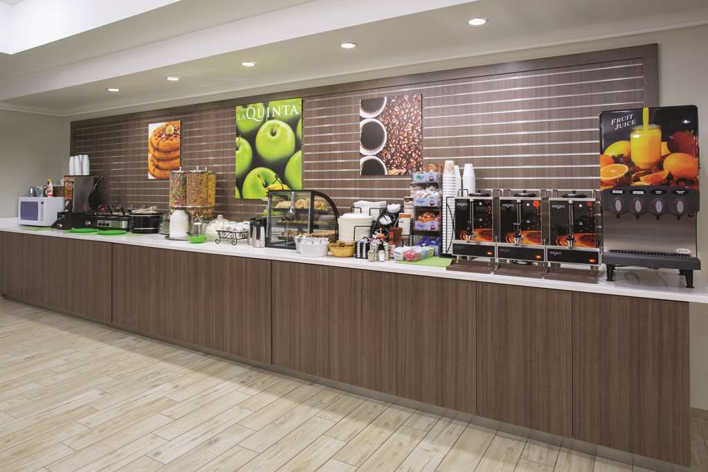 La Quinta Inn & Suites by Wyndham Gallup - photo 68