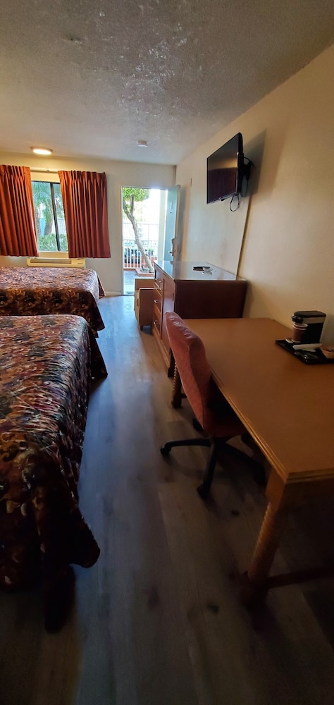 Anaheim National Inn - photo 15