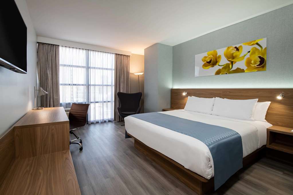 Wingate by Wyndham Long Island City - photo 12