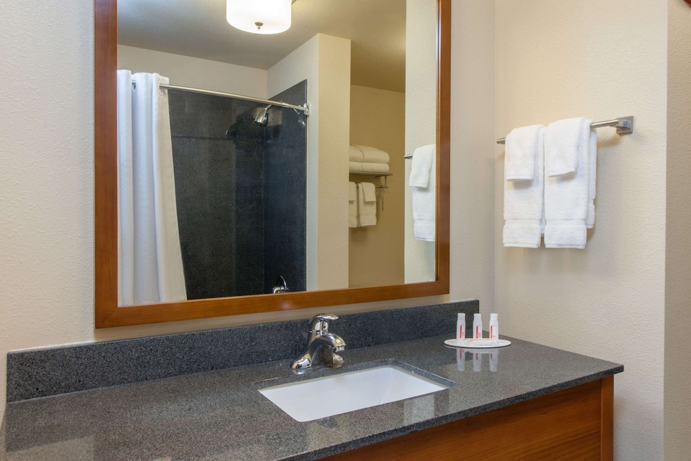 Baymont by Wyndham Grand Forks - photo 29