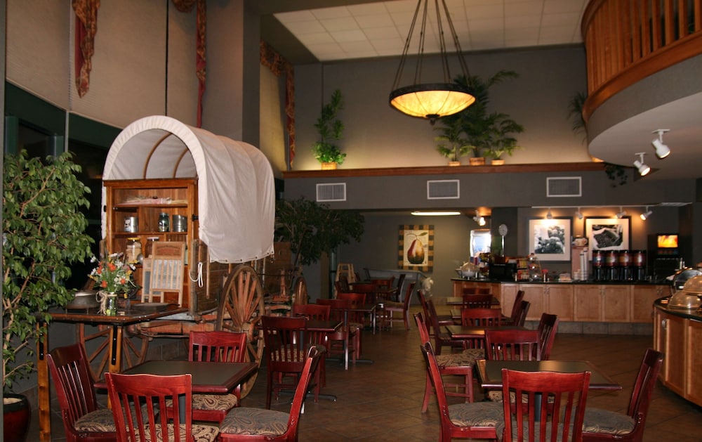 Hampton Inn & Suites Flagstaff - photo 19