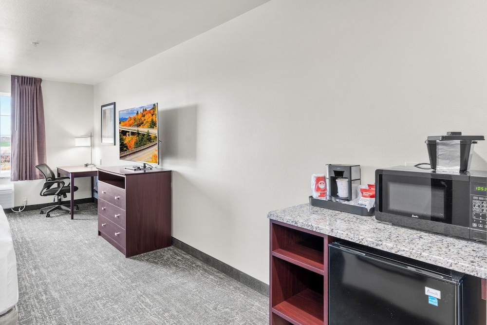 Cobblestone Hotel & Suites Denmark Green Bay - photo 51