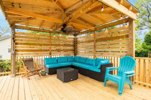 Woodlands Wonder by Oak Island Accommodations - photo 34