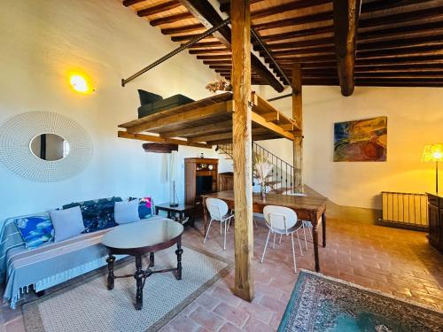 Casa Mae — 4-Star Luxury Hotel in Sarteano, Italy