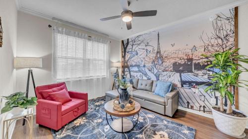 Modern 2BR2BA Pool Gym Near Airport #9 — 4-Star Luxury Hotel in Tampa, United States