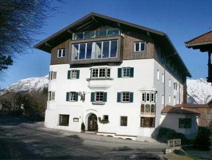 Isserwirt - carbon neutral hotel in Lans