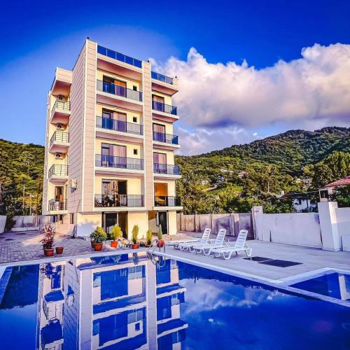 Hotel Heart in Unknown City, Georgia