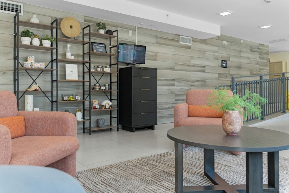 Roami at Grove 27 - photo 2