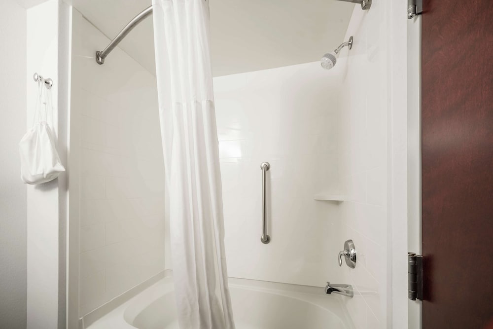 Hampton Inn Wilson Downtown - photo 28