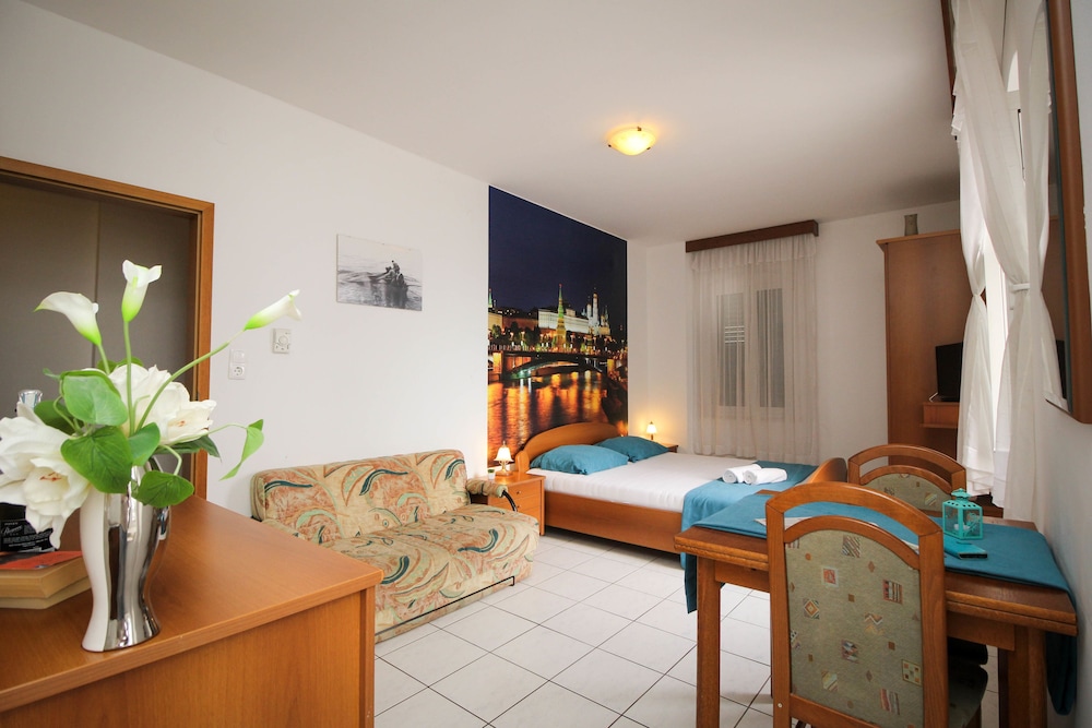 Bed&Breakfast Palac — Baska Voda — photo 3