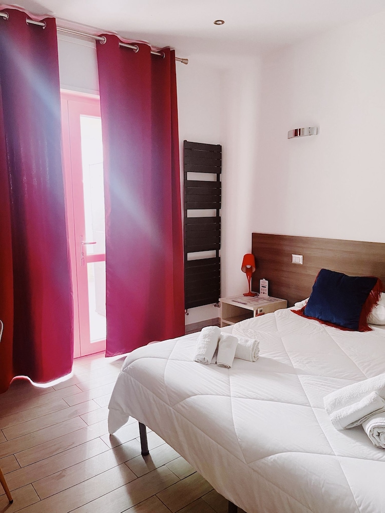 La Maison de Monet — 4-Star Luxury Hotel in Brindisi, Italy