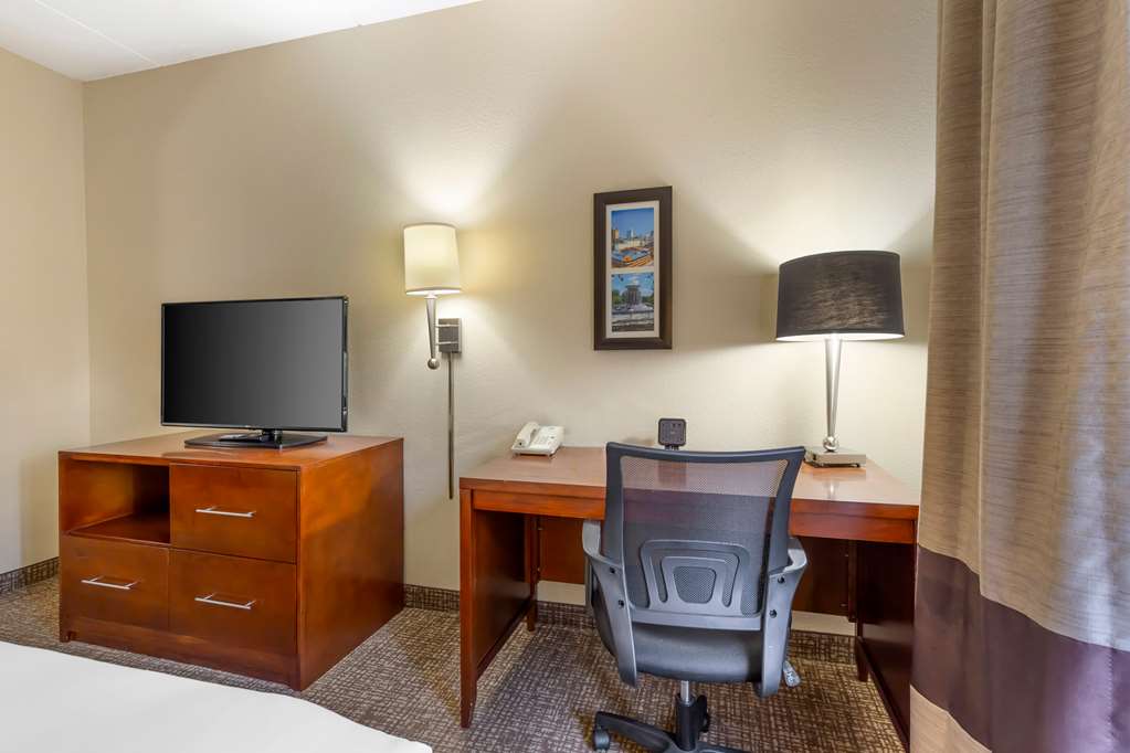 Comfort Suites Regency Park - photo 23