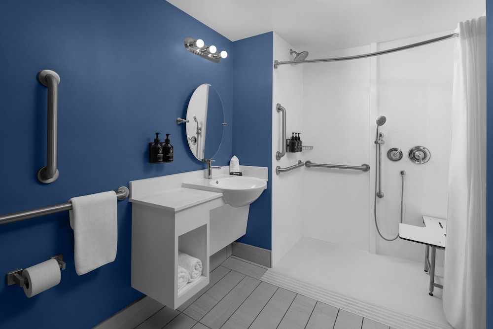 Hotel Indigo Mount Pleasant by IHG - photo 17