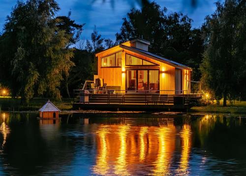 Woad Mill Lakeside Lodges in Boston, United Kingdom