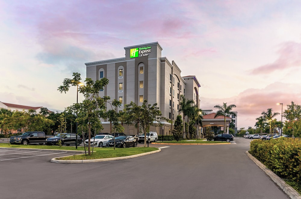 Holiday Inn Express & Suites Miramar - photo 41