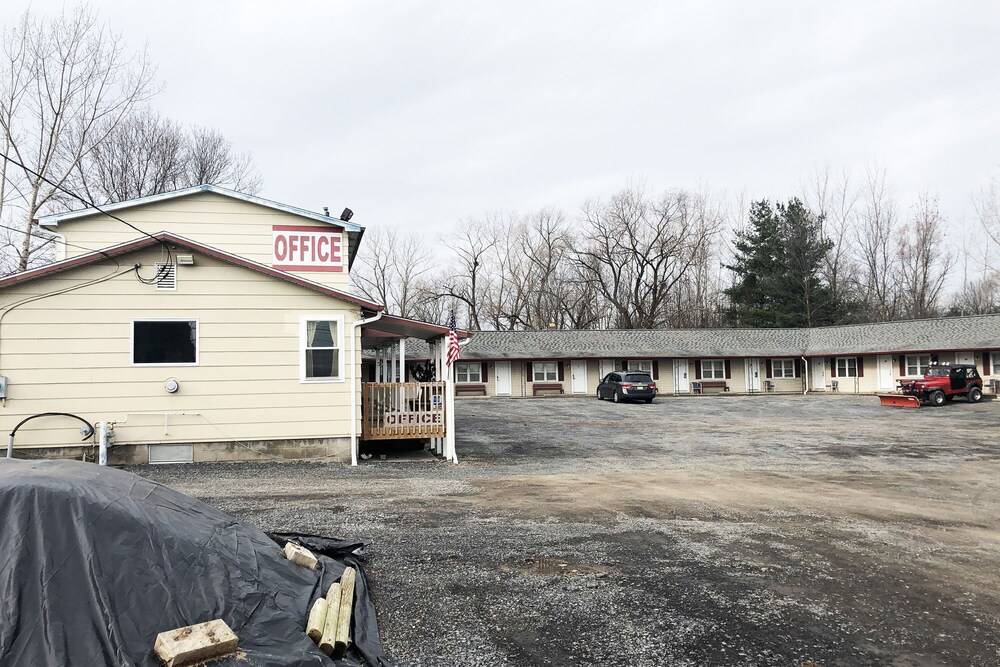 OYO Hotel Starlite Seneca Falls - photo 39