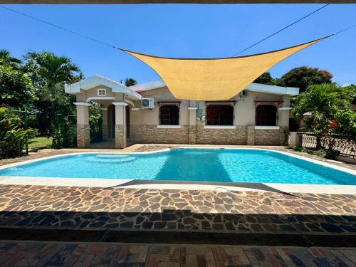 Home with Swimming pool Wi FI — 4-Star Luxury Hotel in Ahuachapan, El Salvador